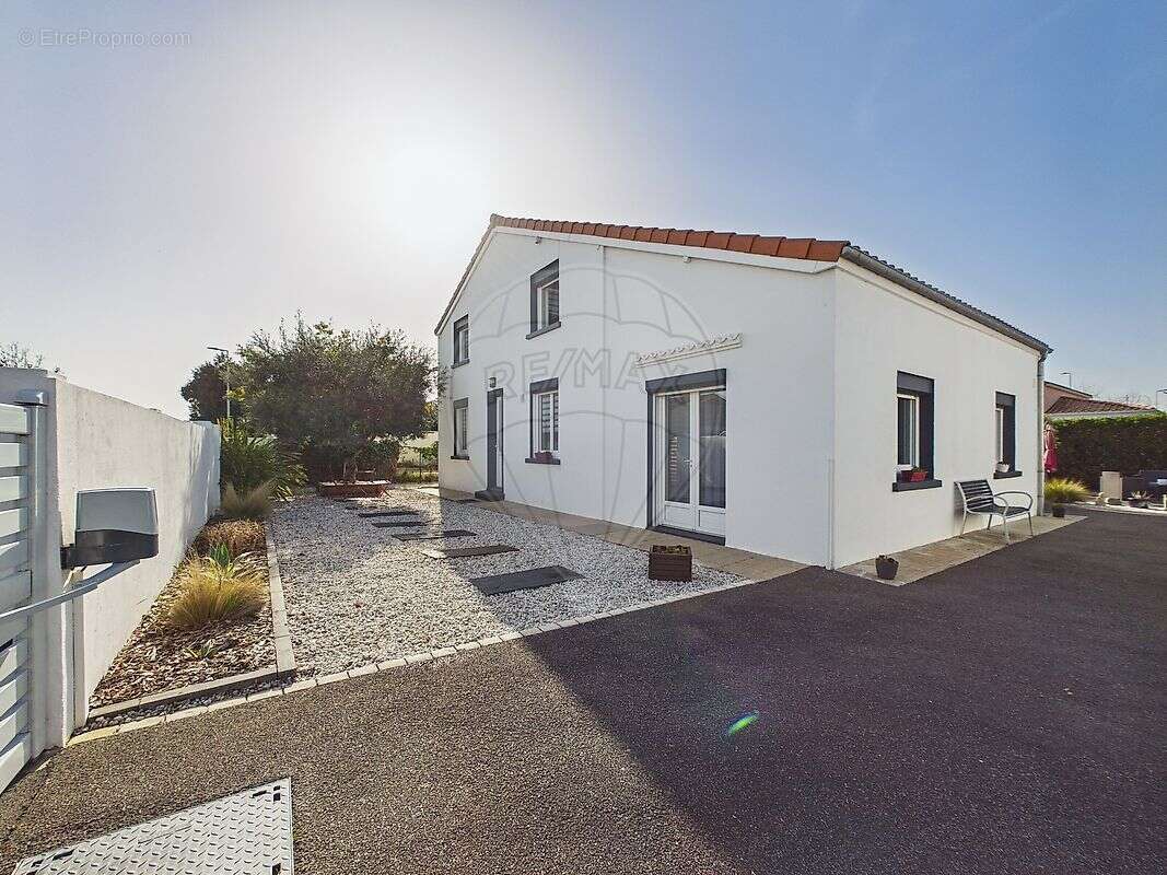 Maison à VAUX-SUR-MER