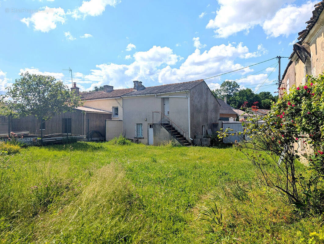 Maison à DOUE-LA-FONTAINE