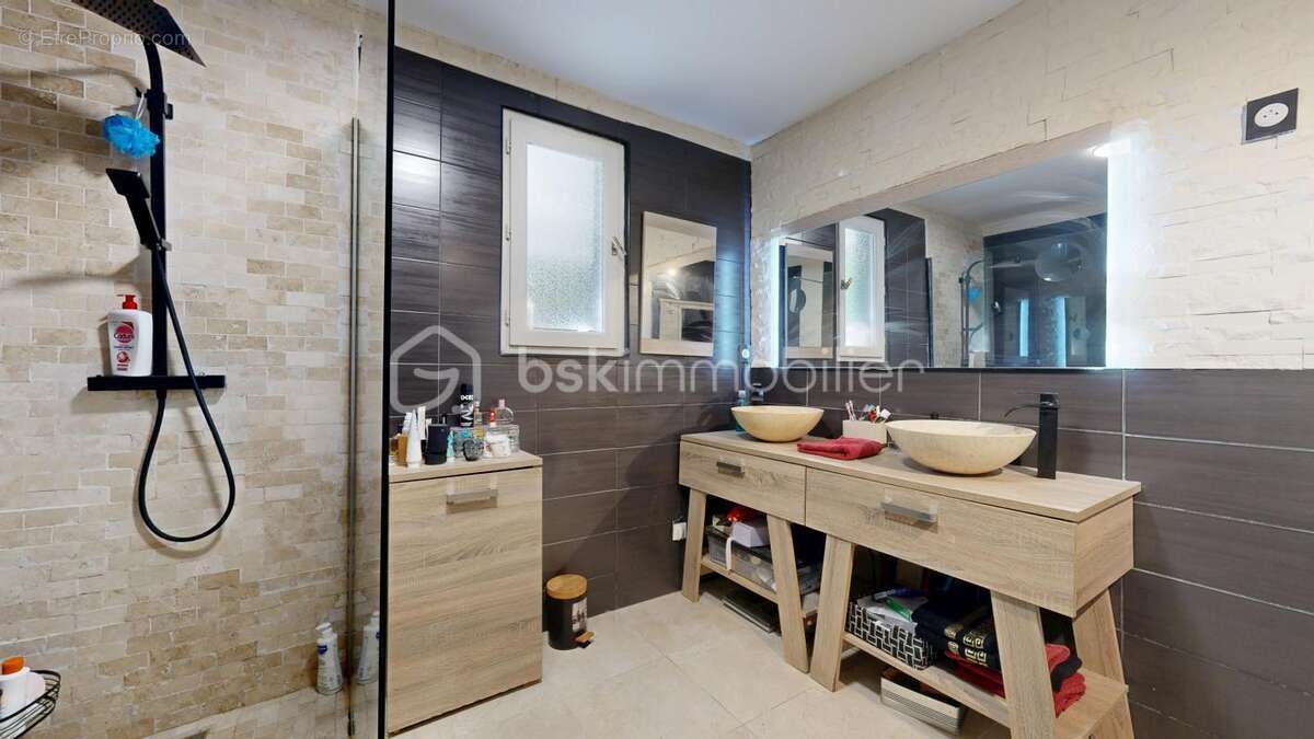 Maison à SAINT-GENCE