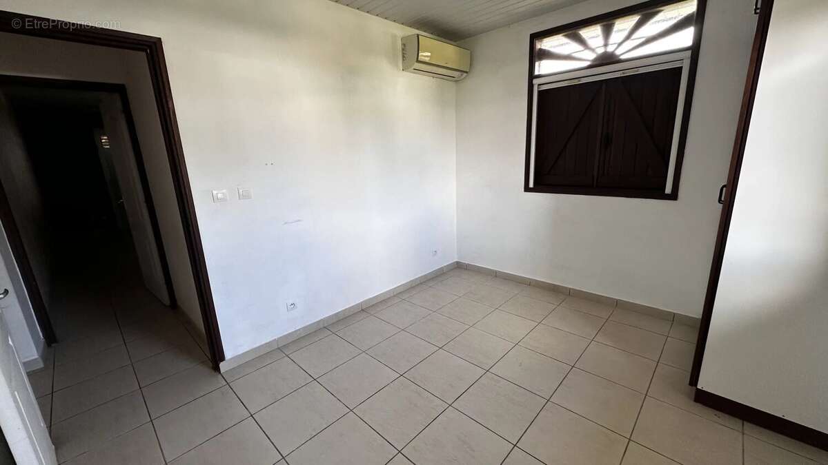 Maison à REMIRE-MONTJOLY