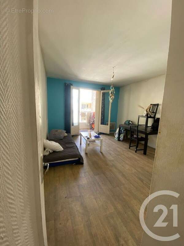 Appartement à MARSEILLE-4E