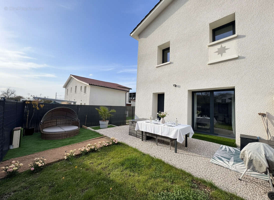 Maison à SAINT-CLAIR-DU-RHONE