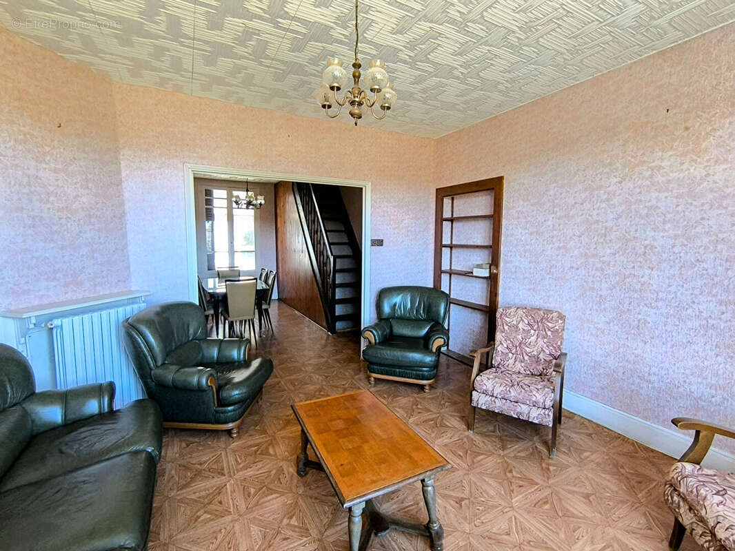 Maison à SAINT-ELOY-LES-MINES