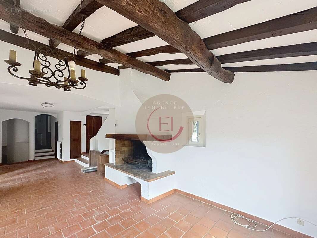 Maison à LES ADRETS-DE-L'ESTEREL