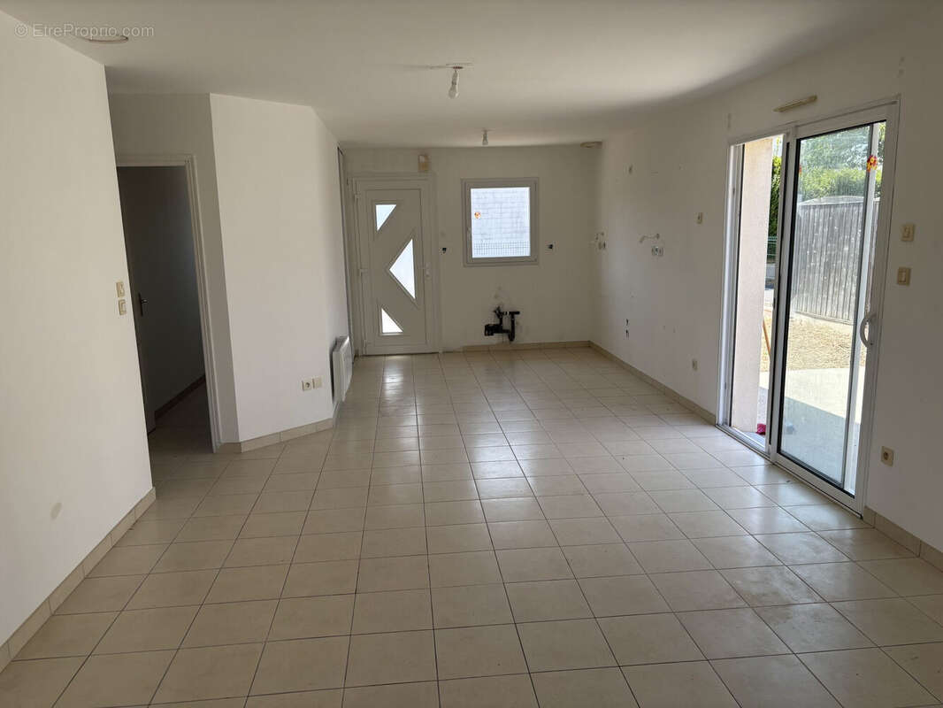 Maison 66 m² à Donges  - photo 4