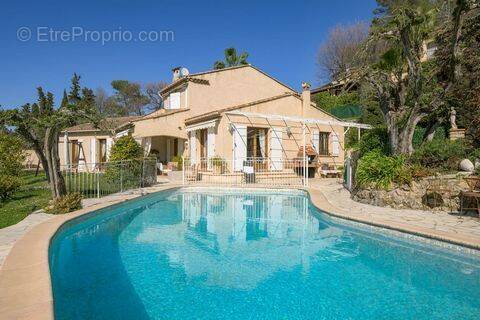 Maison à MOUGINS