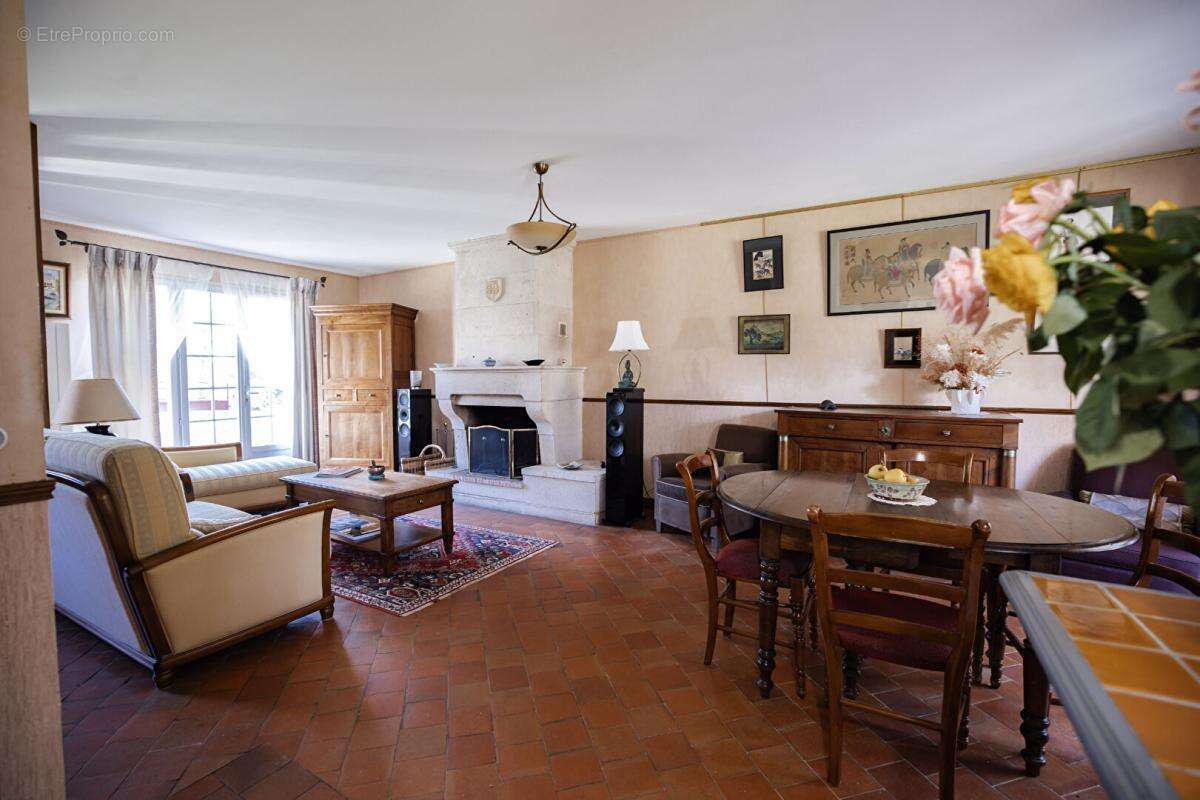 Maison à BOUZY-LA-FORET