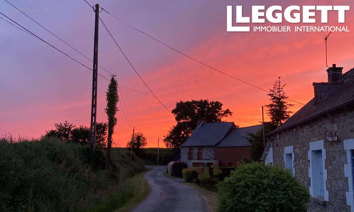 Maison à JUGON-LES-LACS