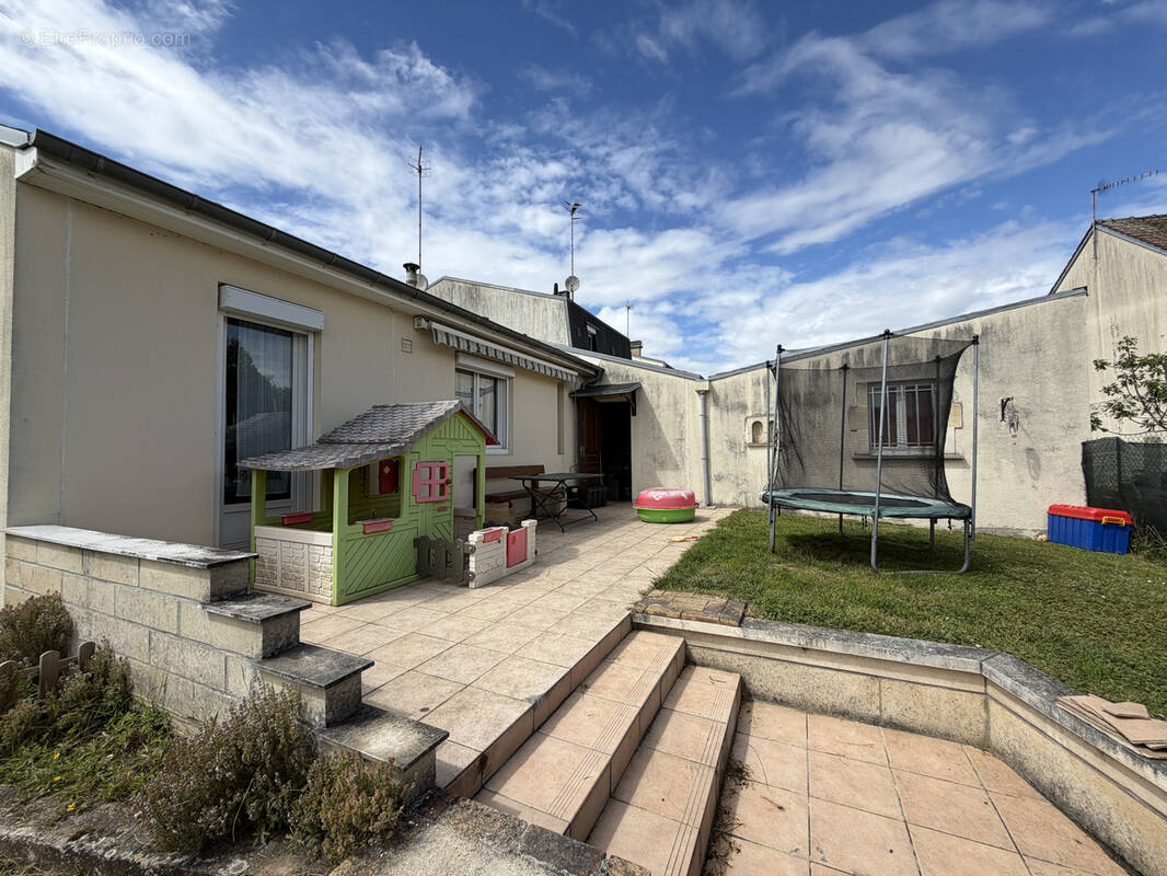 Maison à THOUROTTE