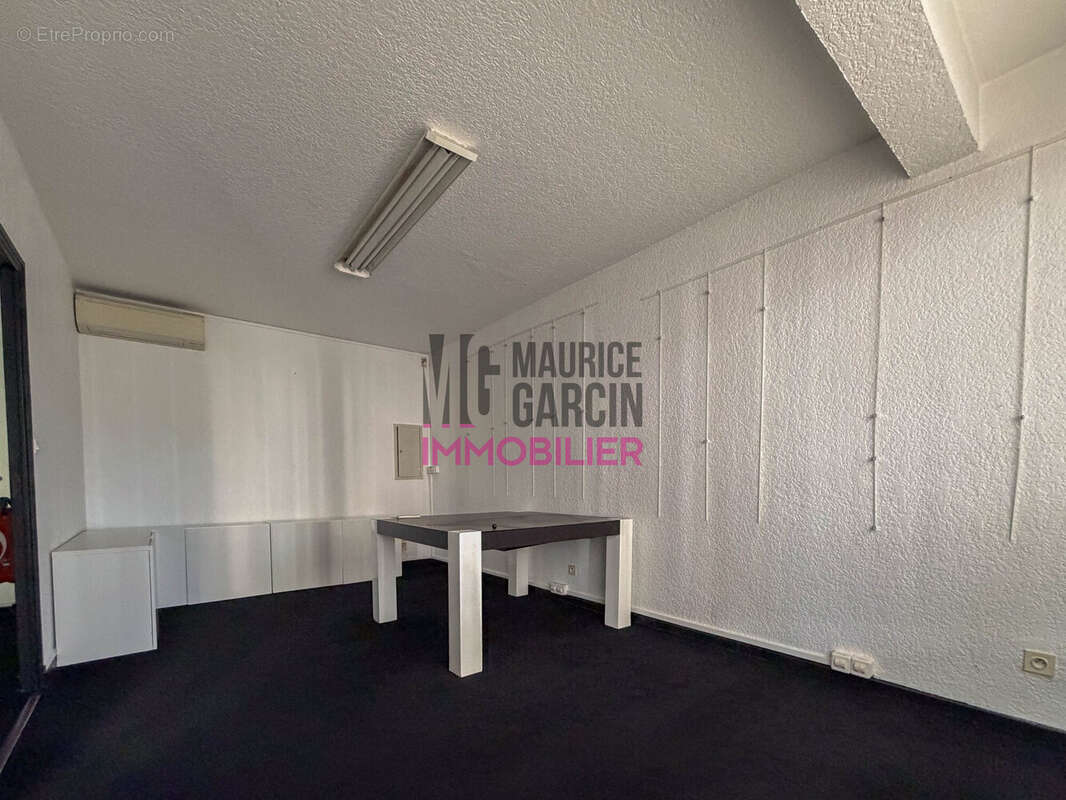 Commerce 66 m² à Carpentras  - photo 3