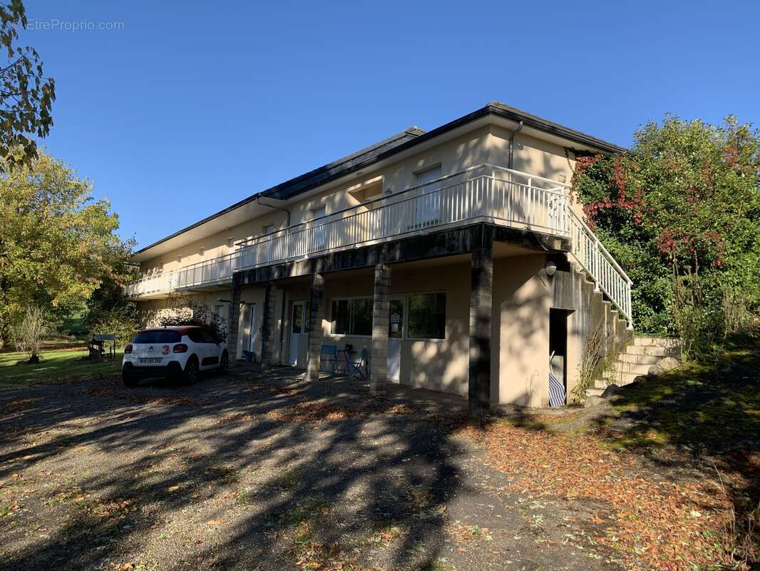 Appartement à SAINT-PANTALEON-DE-LARCHE