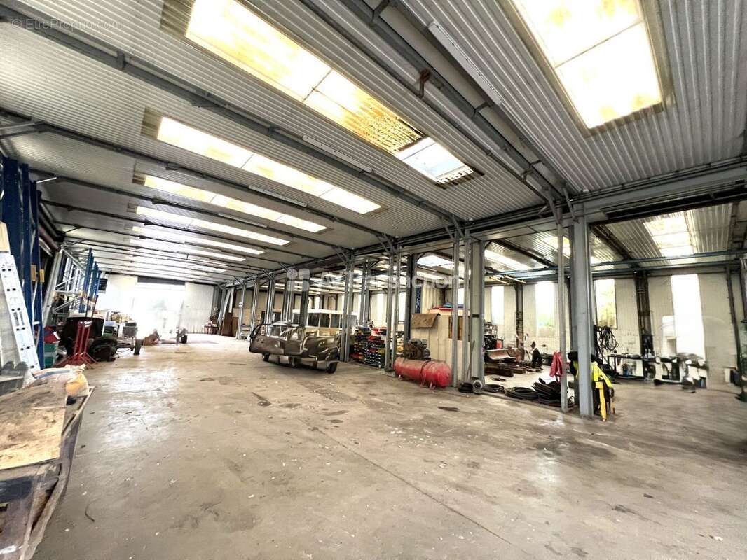 Commerce 735 m² à Vernon  - photo 5
