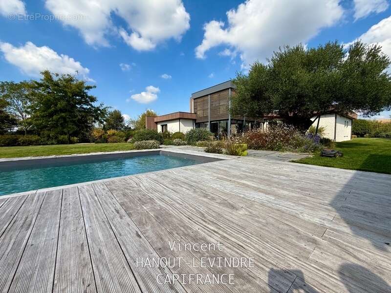 Maison à vendre 9 pièces BAZOGES EN PAILLERS (85) - photo 13