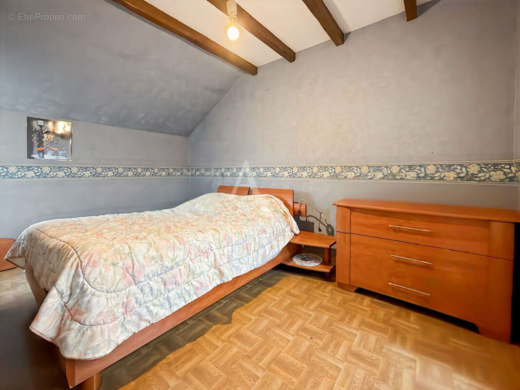 Maison à JOUY-LE-MOUTIER