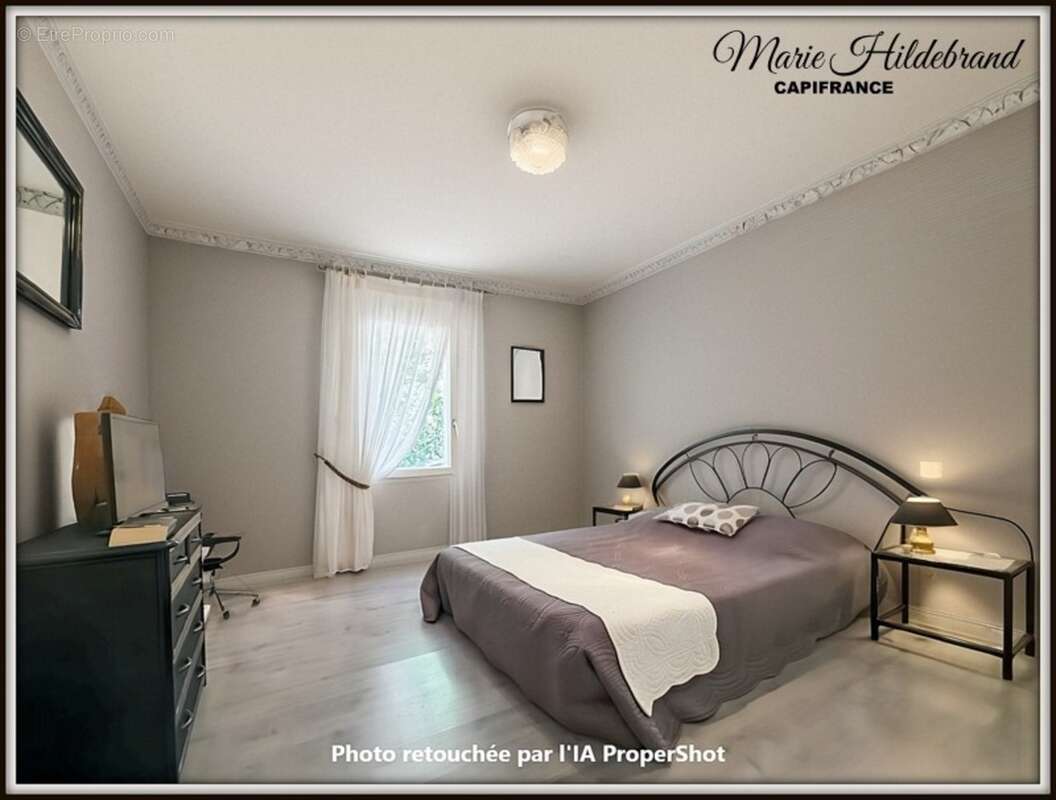 Maison d'architecte de caractère – 285 m² habitables – Vue dominante – Piscine – Grand garage - photo 13