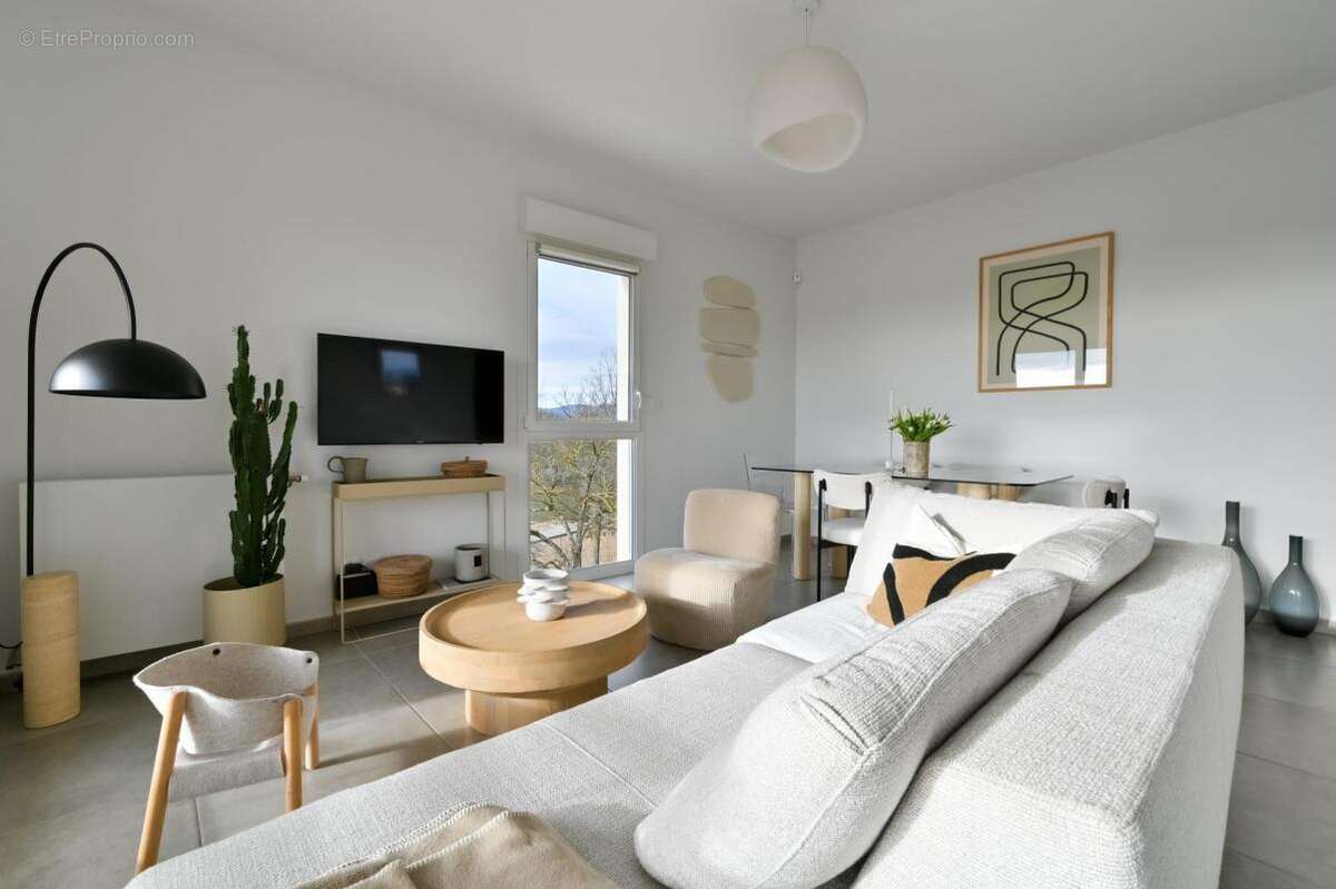 Appartement à SAINT-GENIS-LES-OLLIERES