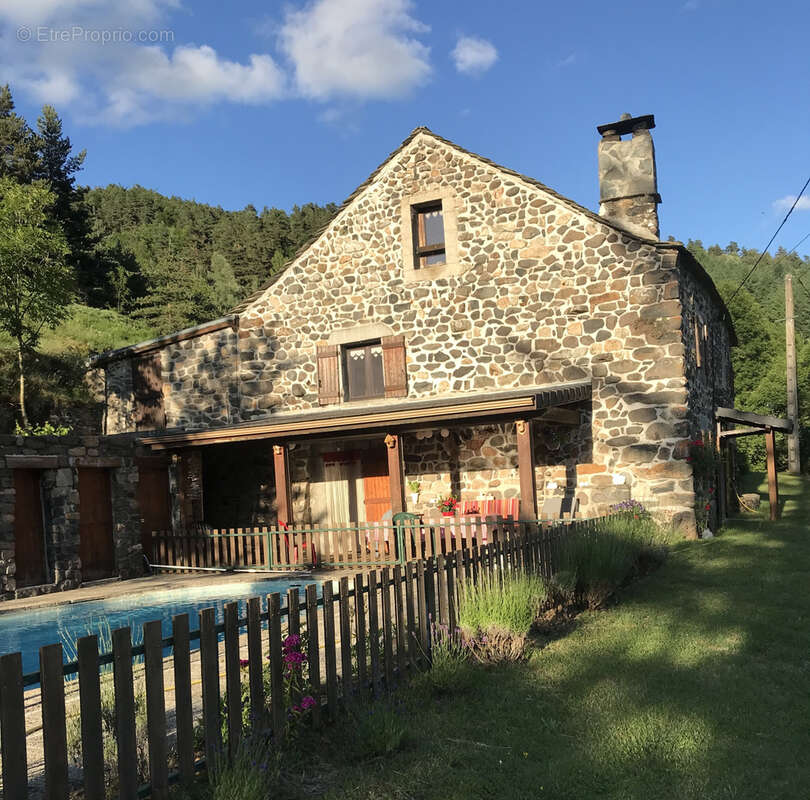 Maison à LAUSSONNE