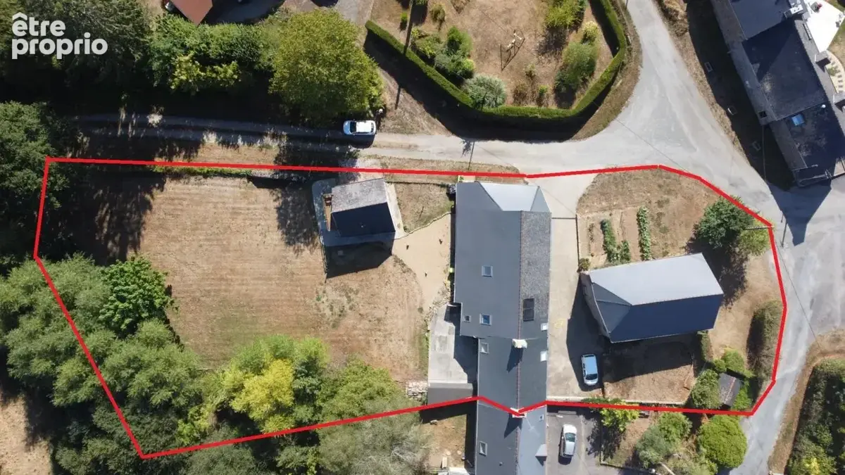 Mellé (35) : Longère de caractère rénovée (5 pièces) avec gîte indépendant, dépendances et potentiel d'aménagement - photo 4