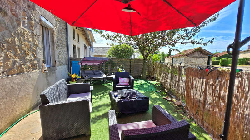 Maison à ORADOUR-SUR-GLANE