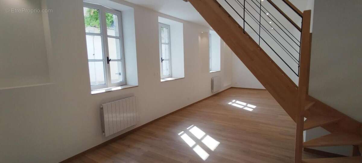 21200 BEAUNE - Appartement en Duplex 3 pièces, 2 chambres 65.12 m2 - Hypercentre - + Grenier + cave - photo 4