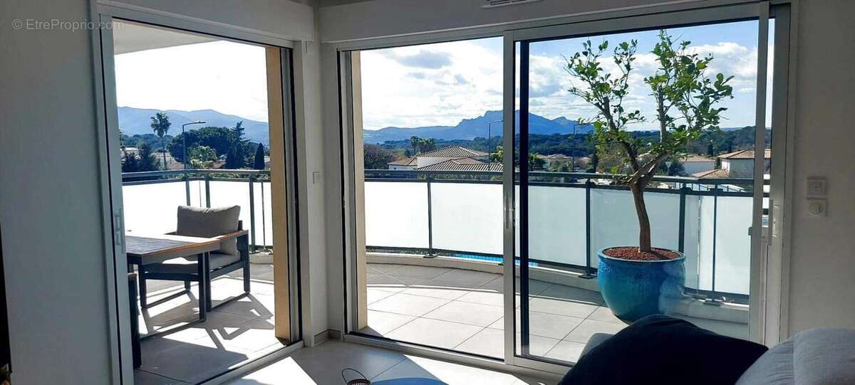 Appartement à PUGET-SUR-ARGENS