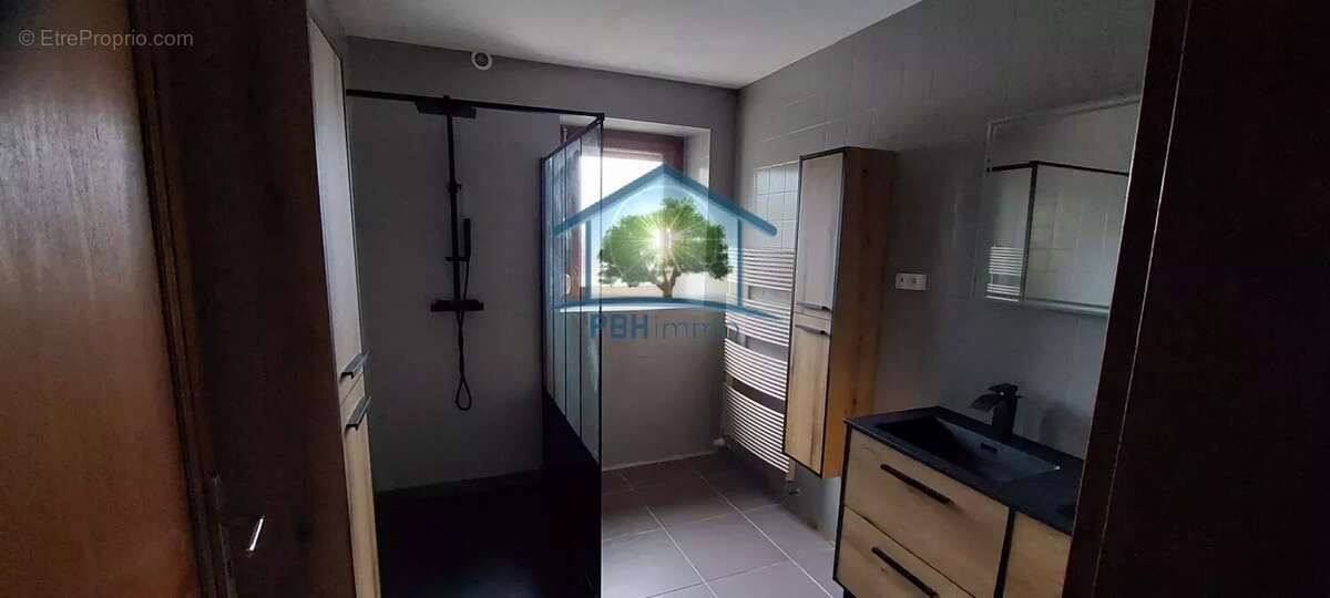 Maison à LA NEUVEVILLE-DEVANT-LEPANGES