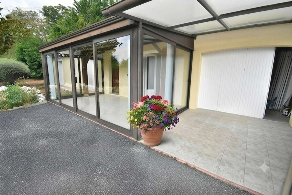 Maison à vendre 4 pièces plain pied (16) LA COURONNE, 4 chambres et terrain - photo 4
