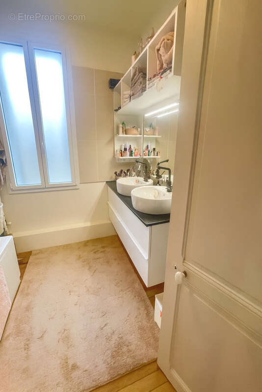 Maison à SAINT-CYR-SUR-LOIRE