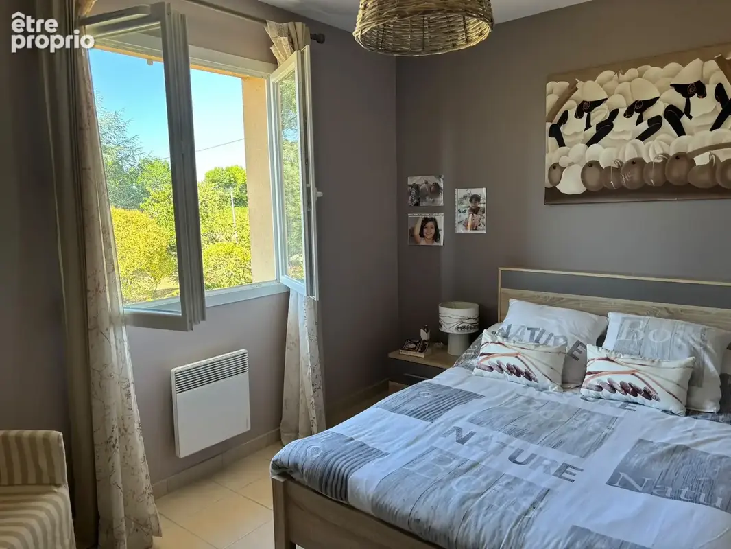 Maison familiale de 141 m2, 4 chambres avec dépendances et jardin arboré - photo 8
