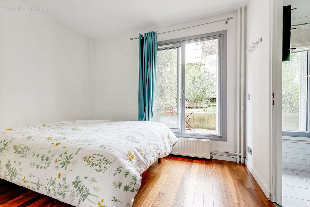 Appartement à PARIS-14E