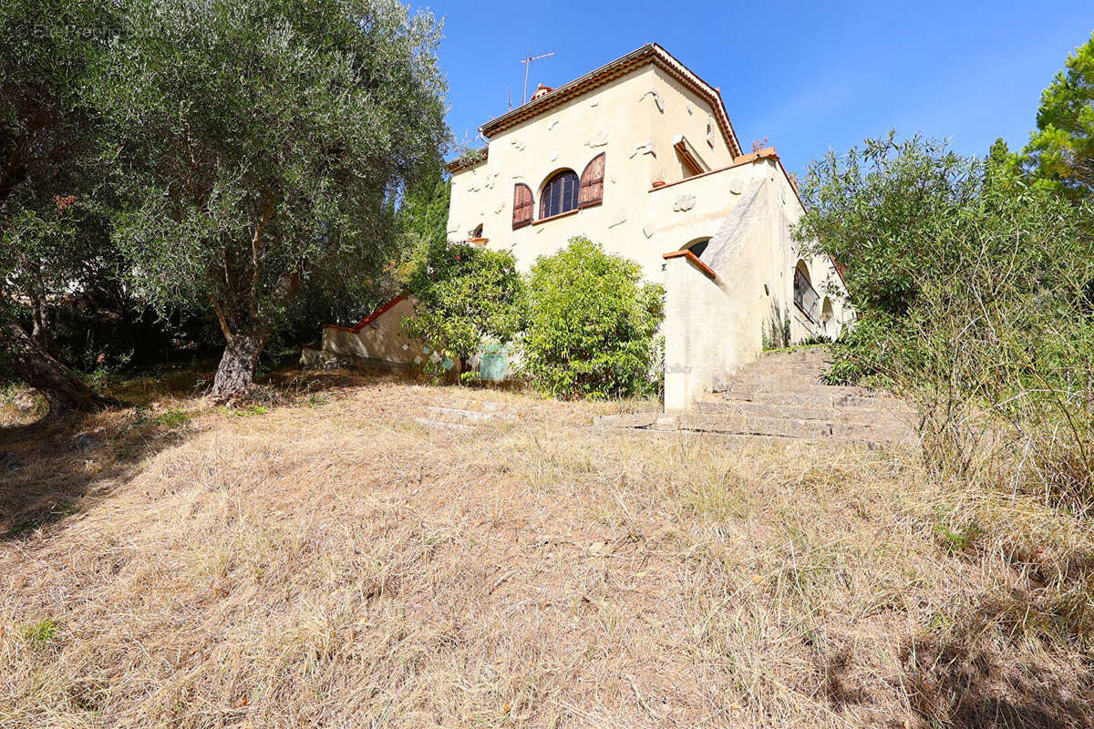 Maison 150 m² avec jardin de 1600 m² Spéracèdes - photo 18