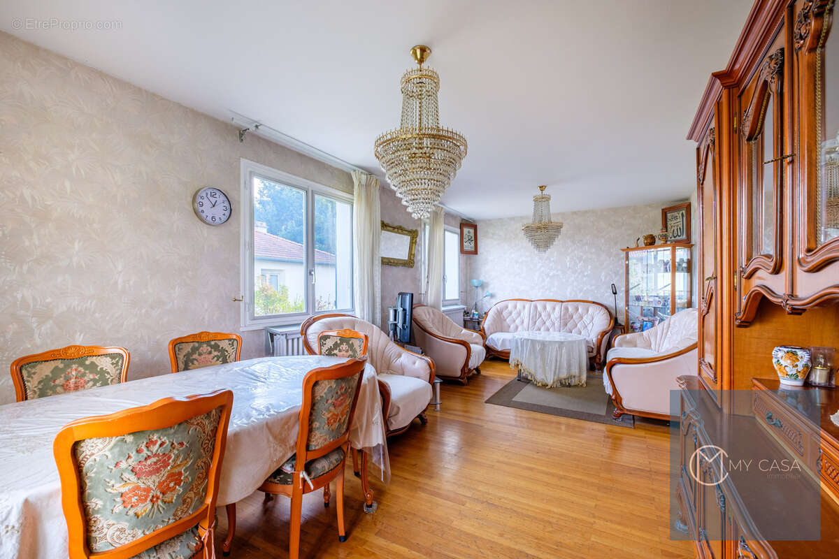 Maison à CHAMPAGNE-AU-MONT-D'OR