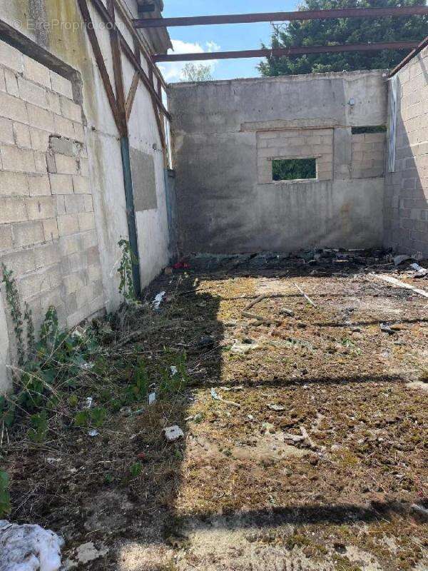 Commerce à COUCY-LE-CHATEAU-AUFFRIQUE