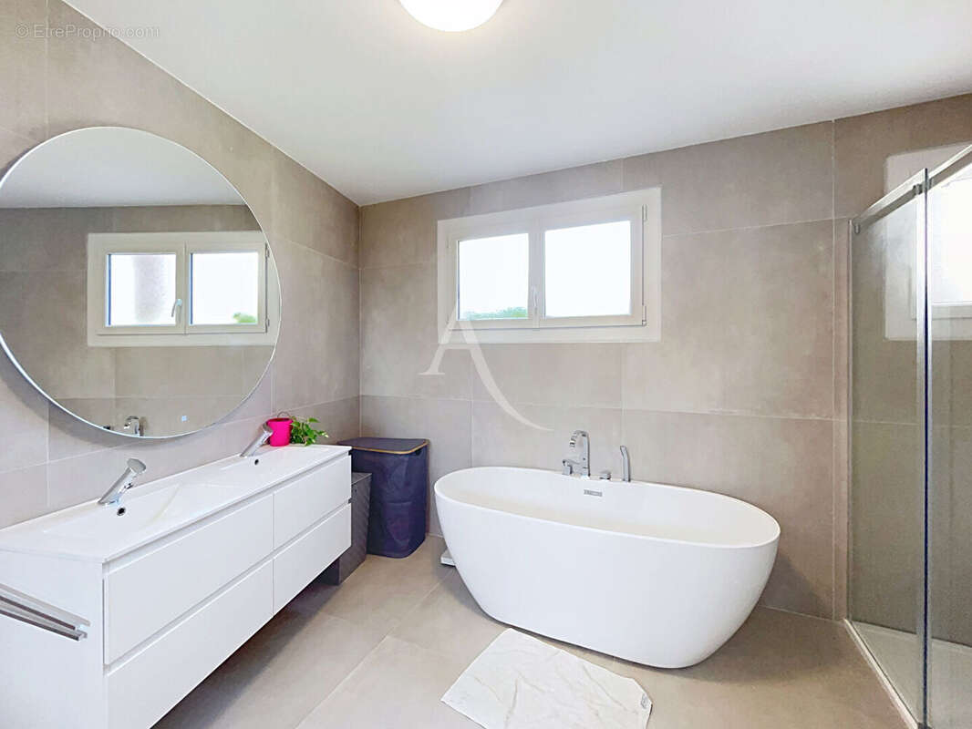 Maison à BRUGUIERES