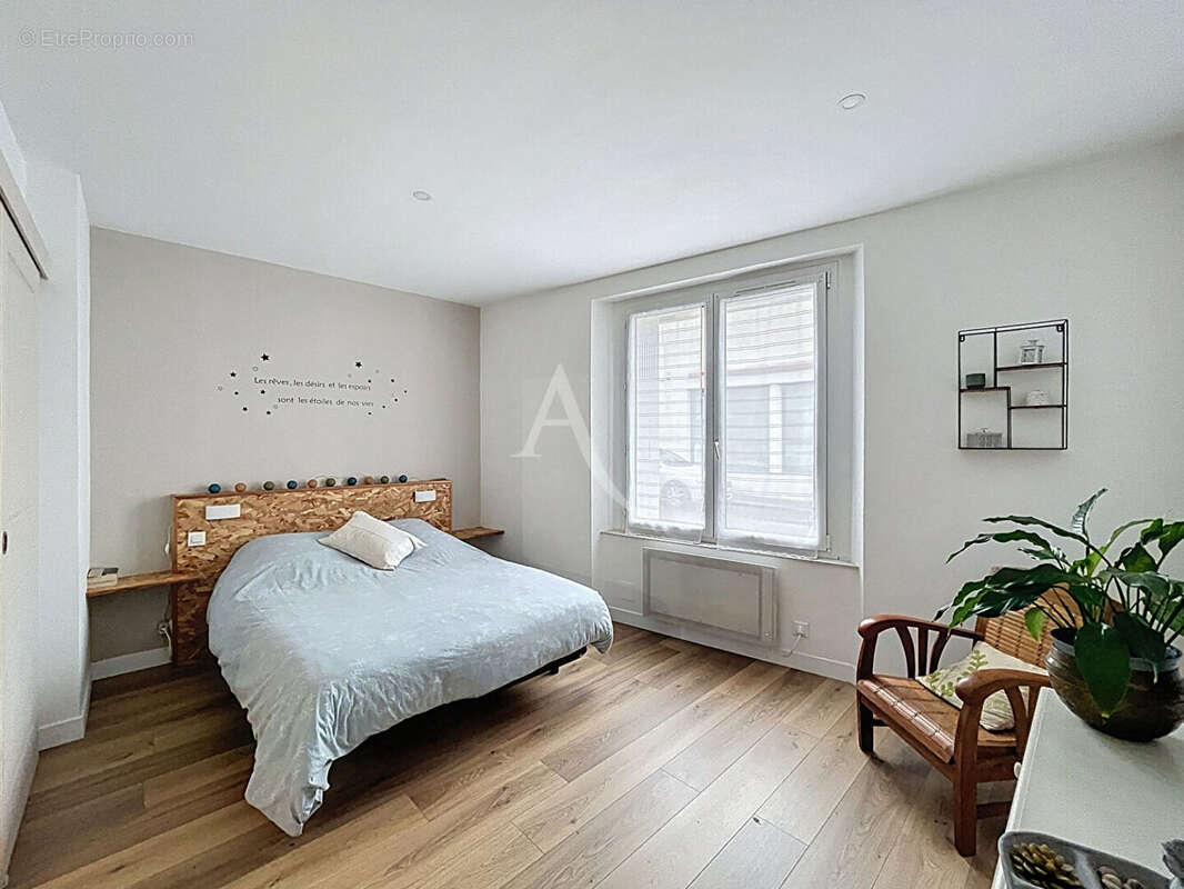 Maison à MORTAGNE-SUR-SEVRE