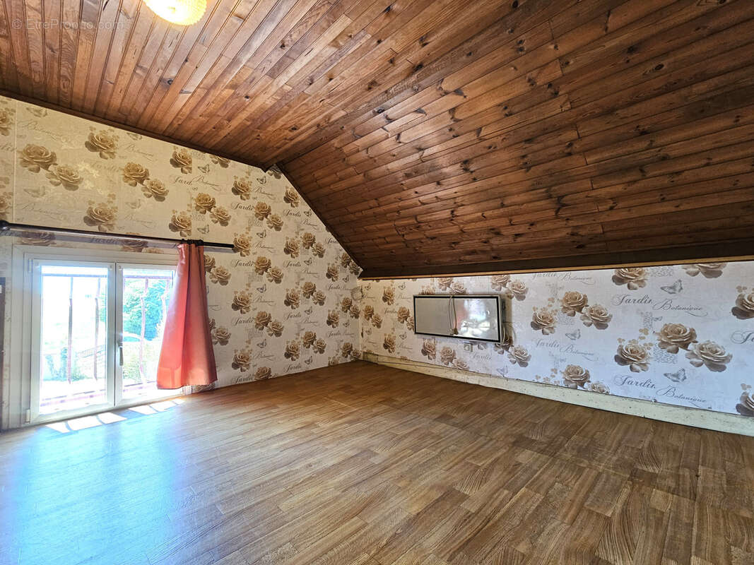 Maison - Jardin - Garage - photo 9