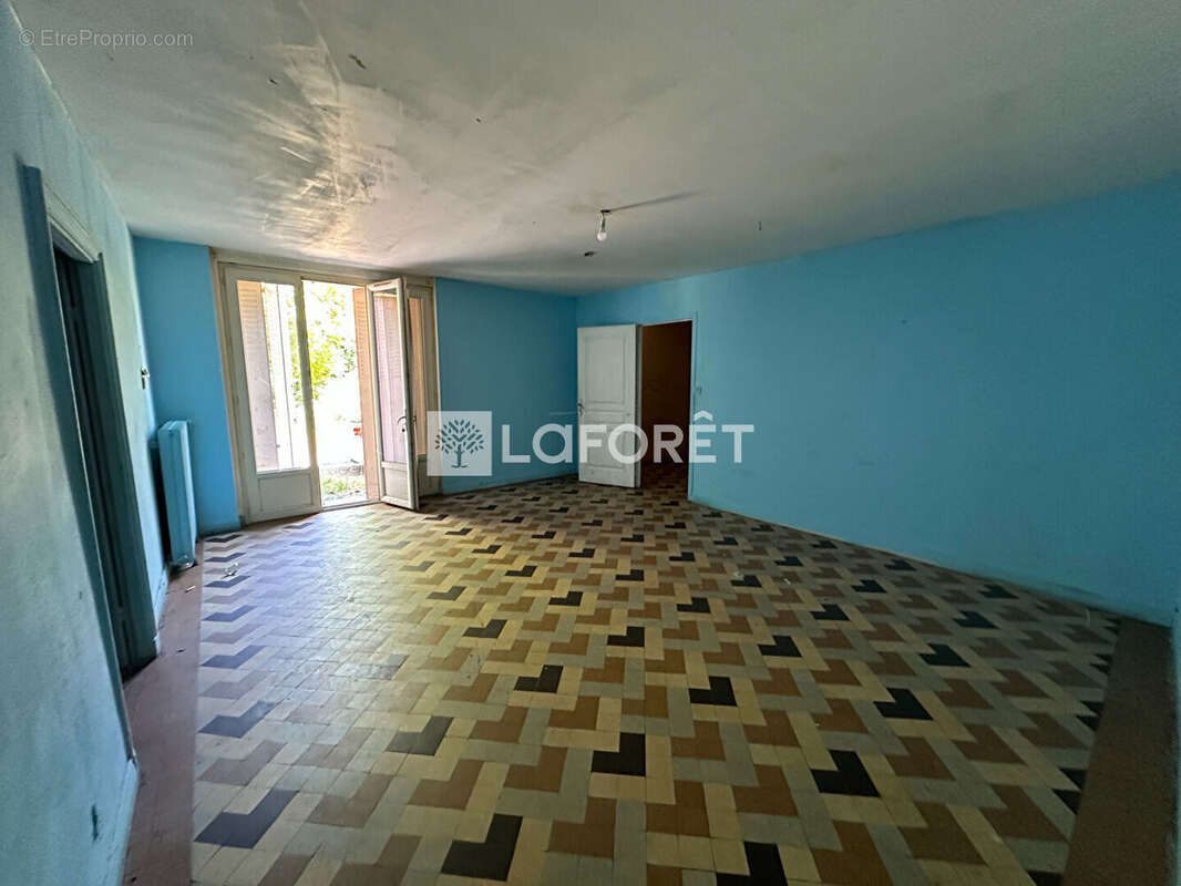 Appartement à SAINT-MARTIN-D'ESTREAUX