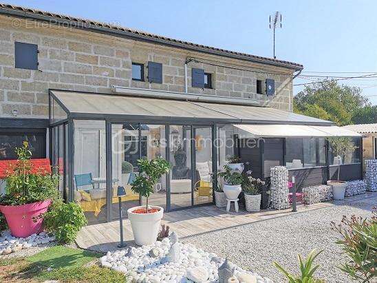 Maison à SAINT-EMILION