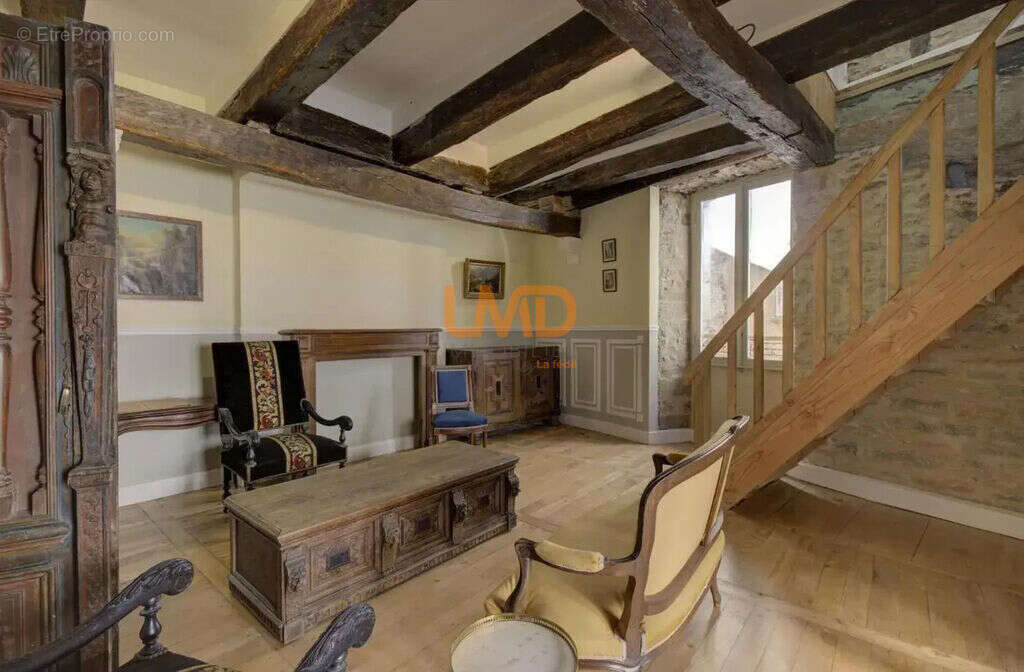 Hôtel particulier du 13ème siècle entièrement rénové - photo 10