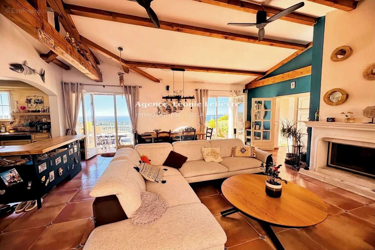 Maison à LES ISSAMBRES