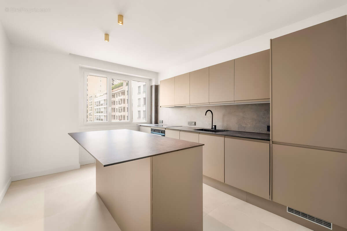 Appartement à LYON-6E