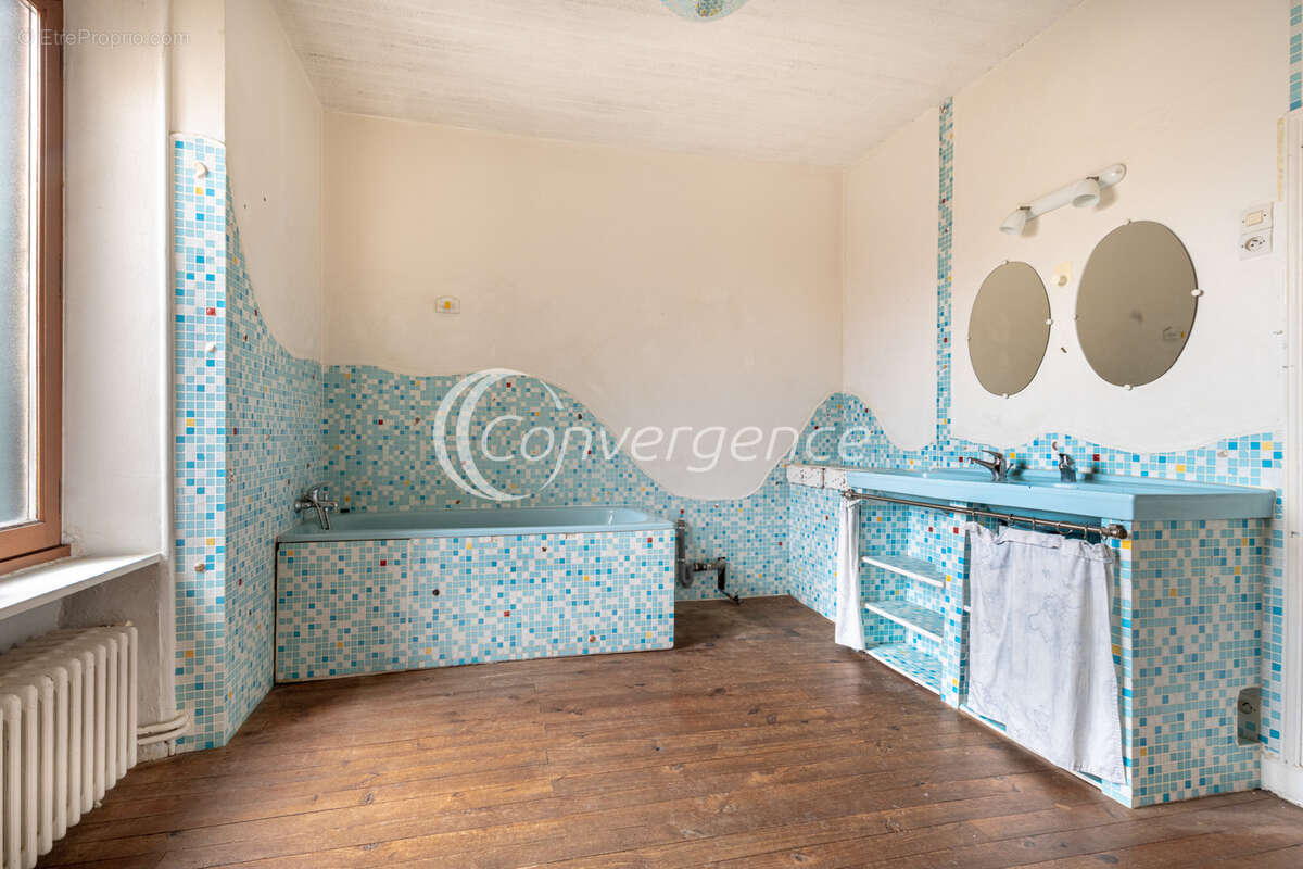 Maison à MAGNAC-BOURG