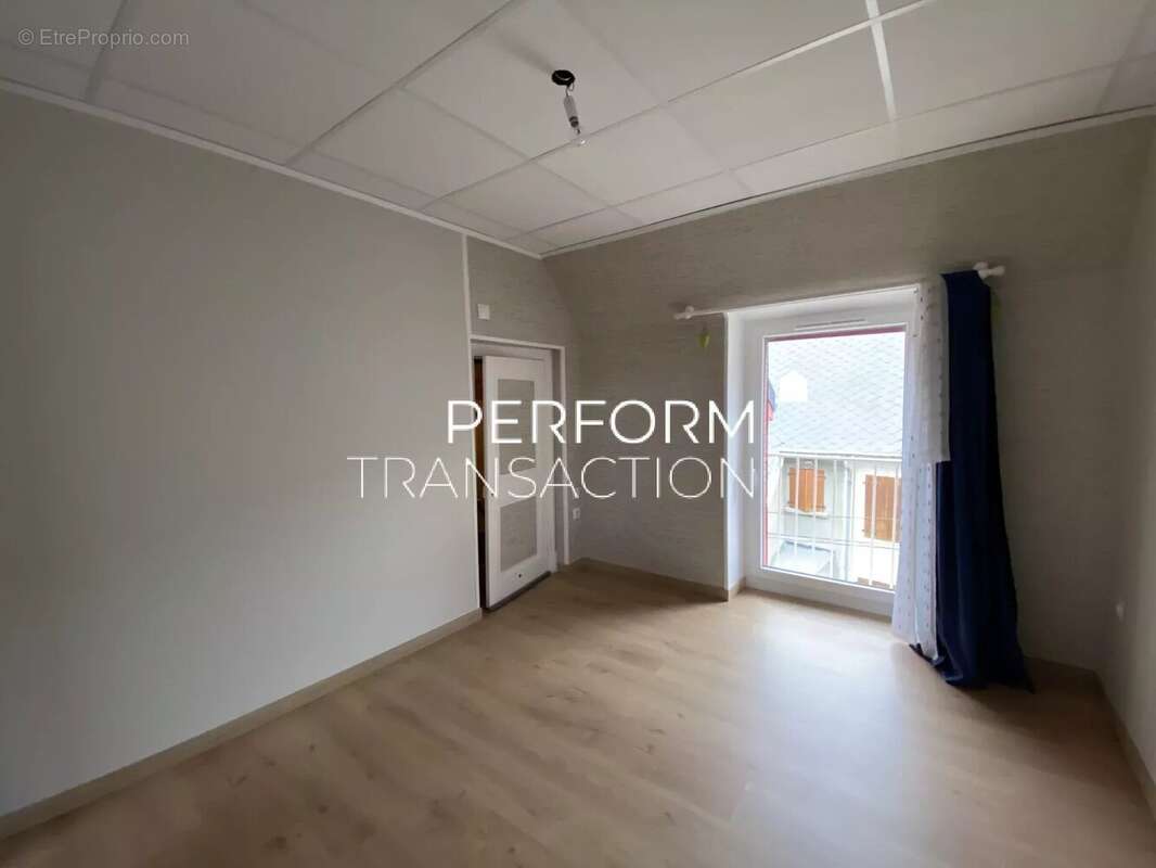 Maison à NOTRE-DAME-DE-VAULX