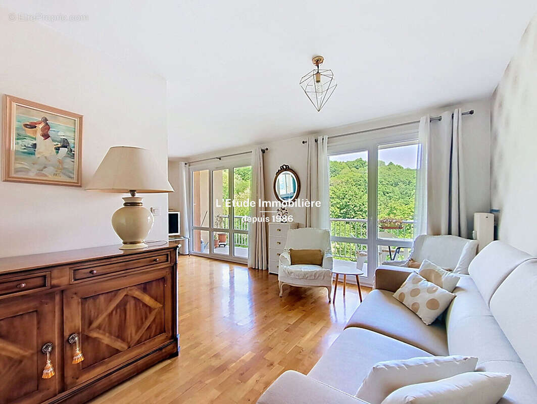 Appartement à FONTAINES-SUR-SAONE