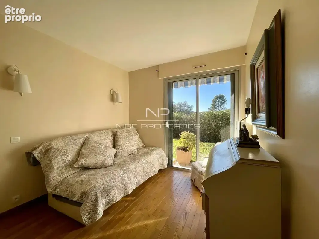 Villa avec piscine dans un quartier résidentiel - photo 14