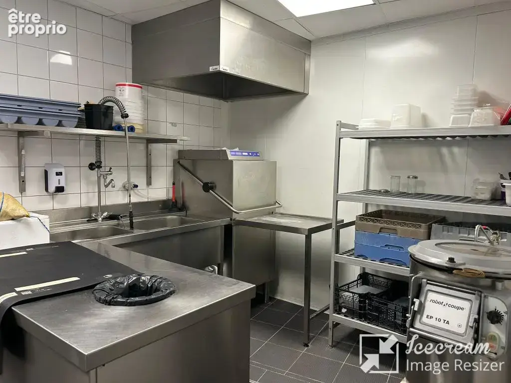 Antibes : Brasserie, situation centrale, emplacement de choix, terrasse exposée sud, parking. - photo 13