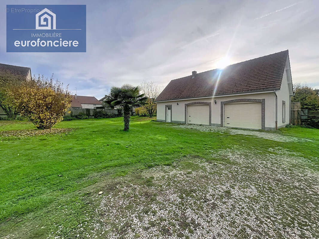 Maison à LES GRANDES-CHAPELLES