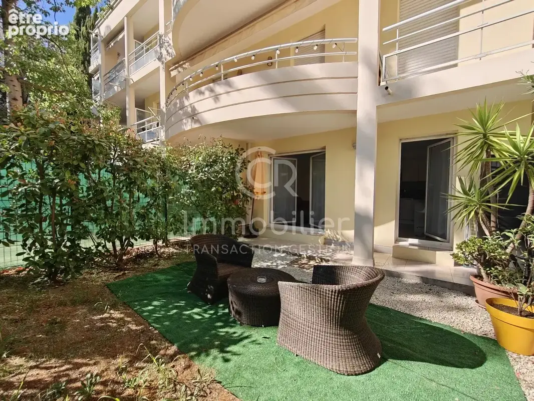T1 27.33 m² rez-de-jardin sud parking piscine - photo 3