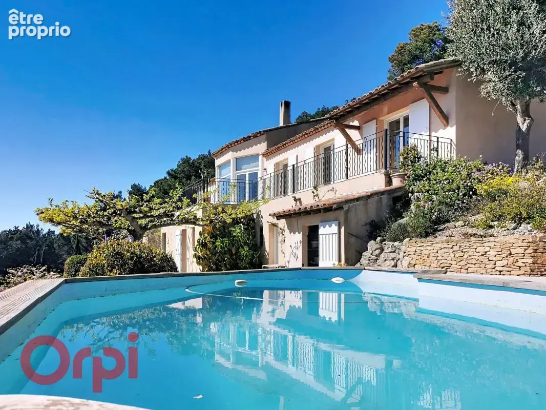 Superbe villa T7 entre Bandol et La Cadière-d'Azur  Vue Mer à 180°  Terrain 5 000 m - photo 5