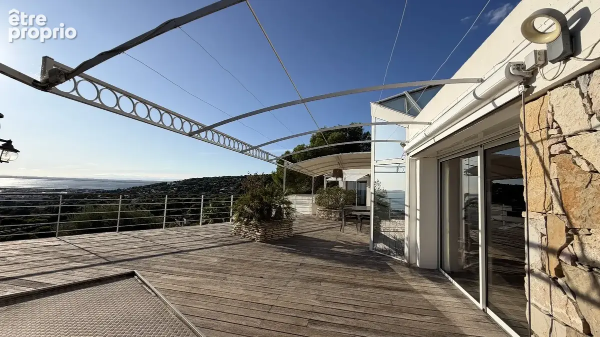 Villa d'architecte proche de 300 m2 vue mer piscine sur le Mont Saint-Clair à Sète - photo 5